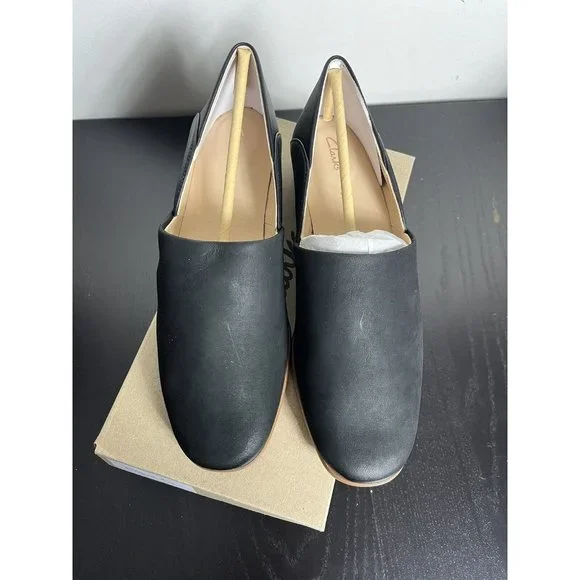 CLARKS Womens Size 8M Pure Tone Loafer Flats in Black Nubuck/Leather Combination - Picture 3 of 8